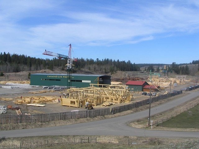 Wooden houses from Canada : construction site