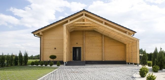 Покраска клееных ламинированных домов