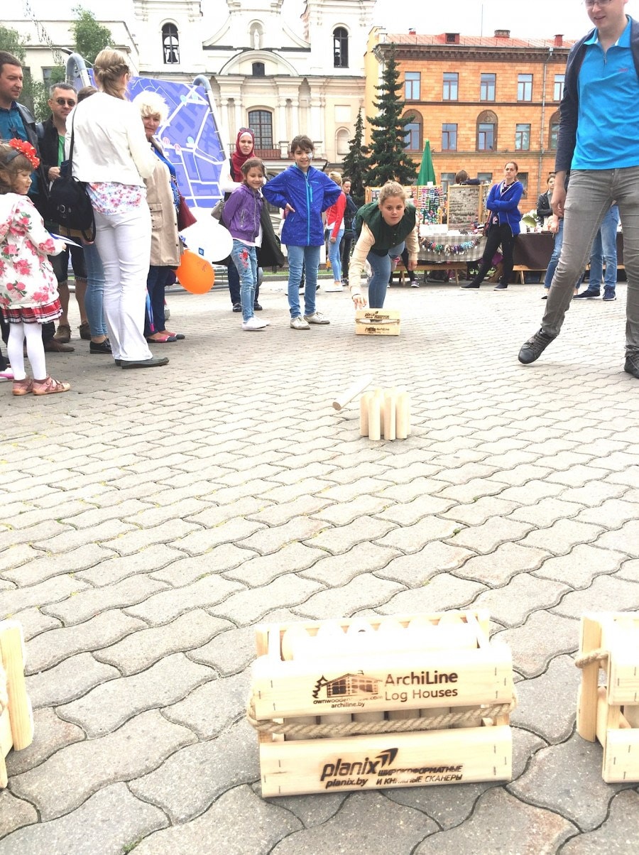 The company "Archiline" took part in the Day of Finnish Culture, on the Freedom Square in Minsk and held a series of games in the Finnish towns "Molki" Mölkky (Malki)