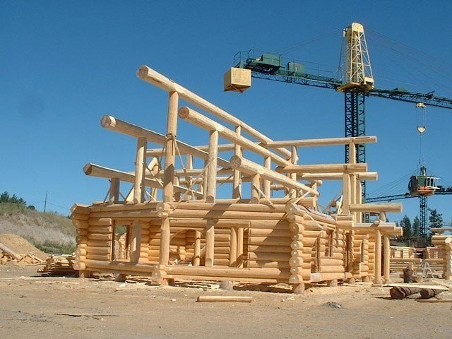 Wooden houses from Canada: construction site  