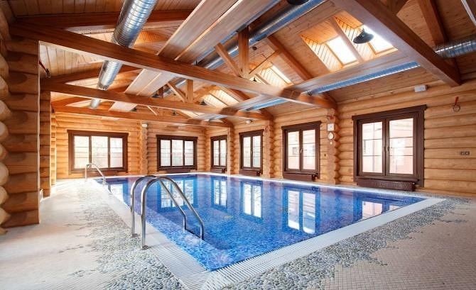 Wooden houses with swimming pools - your personal heaven!  