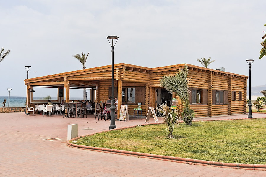 Construction of a wooden restaurant in Spain "El Galeón"  