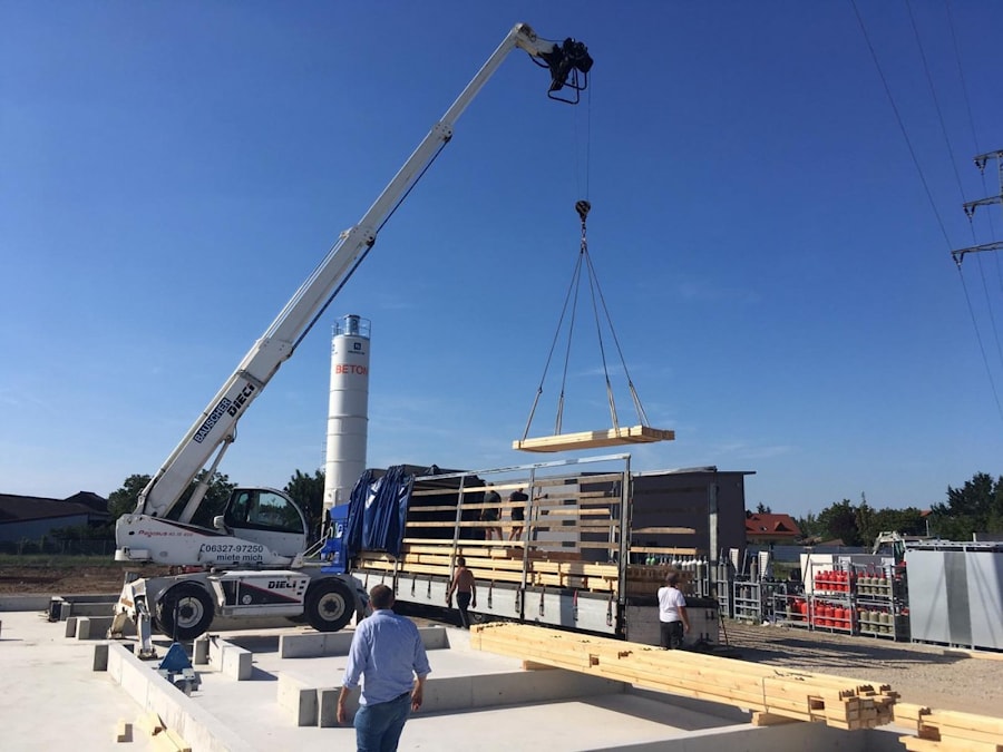 Construction of the workshop in Germany of glulam  