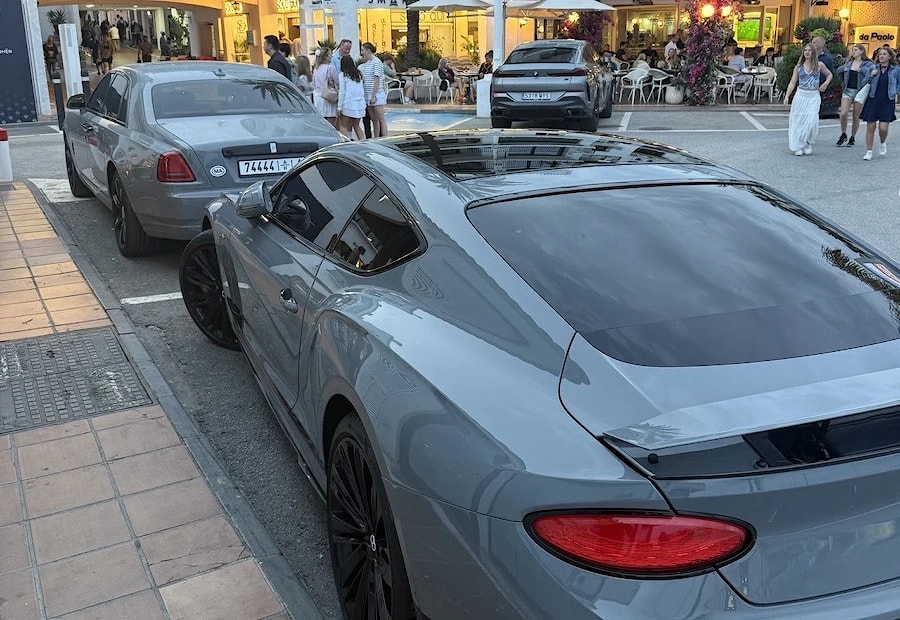 Slate Residence: Architecture in the color of gray metal as a new standard of private luxury  